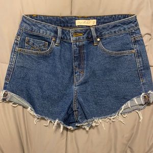 jean shorts, never worn, great condition